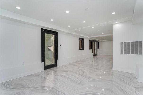 Empty room, Interior, Marble, Recessed Lighting