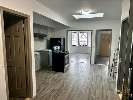 Interior, Kitchen, Washer, Wood Texture Flooring
