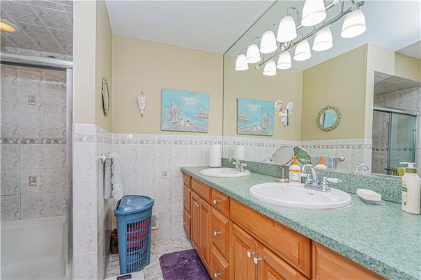 Bathroom, Dual Sink Vanities, Interior