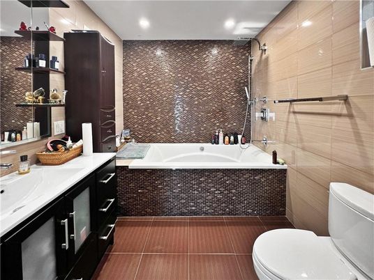 Bathroom, Interior, Recessed Lighting