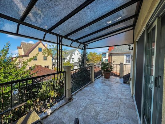 Exterior, Sun Room
