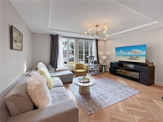 Interior, Living room, Pendant Lights, Piano, Wood Texture Flooring