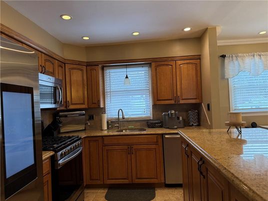 Interior, Kitchen, Pendant Lights, Recessed Lighting, Stainless Steel Appliances