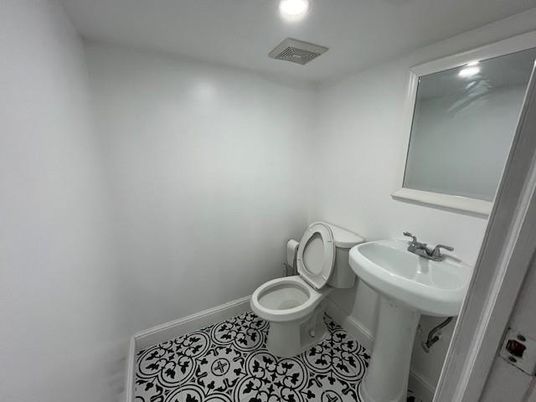 Bathroom, Interior, Recessed Lighting
