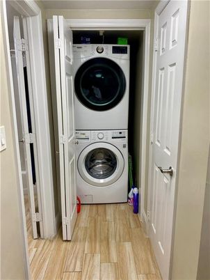 Interior, Utility Closets, Washer, Wood Texture Flooring