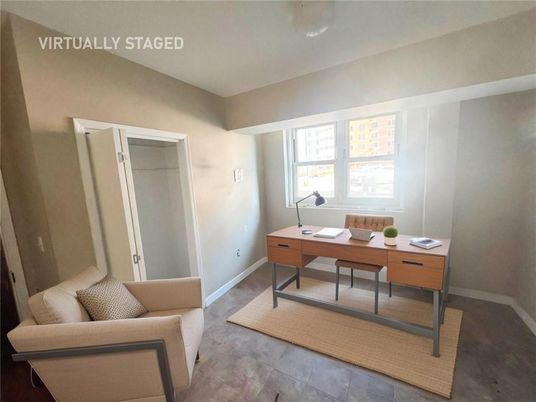 Home Office, Interior
