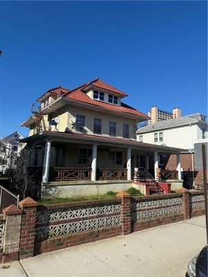 Exterior, Facade, Mediterranean