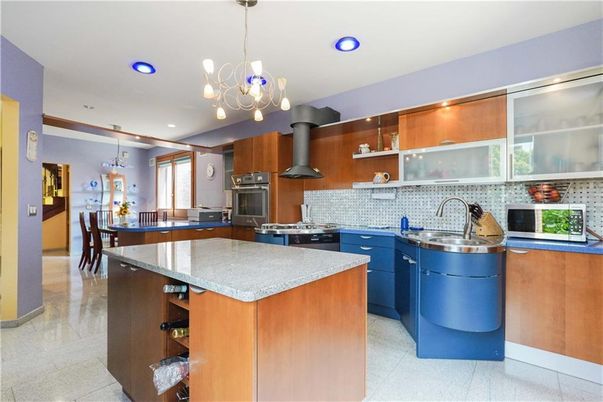 Chandelier, Dining room, Interior, Kitchen, Pendant Lights, Recessed Lighting, Stainless Steel Appliances