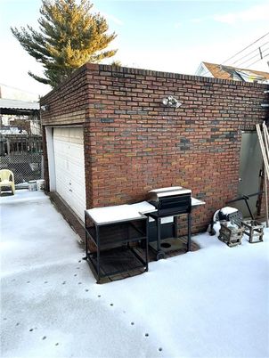 Detached Garage, Exterior