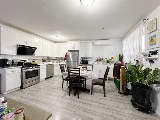 Dining room, Interior, Kitchen, Stainless Steel Appliances, Wood Texture Flooring