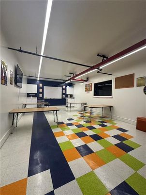 Garage, Interior
