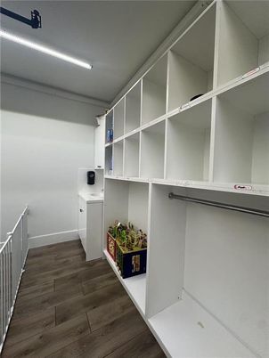 Interior, Walk-in Closets, Wood Texture Flooring