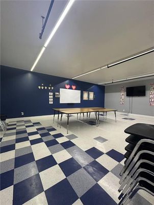 Game Room, Interior
