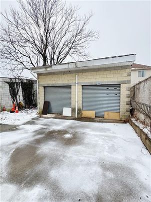 Detached Garage, Exterior
