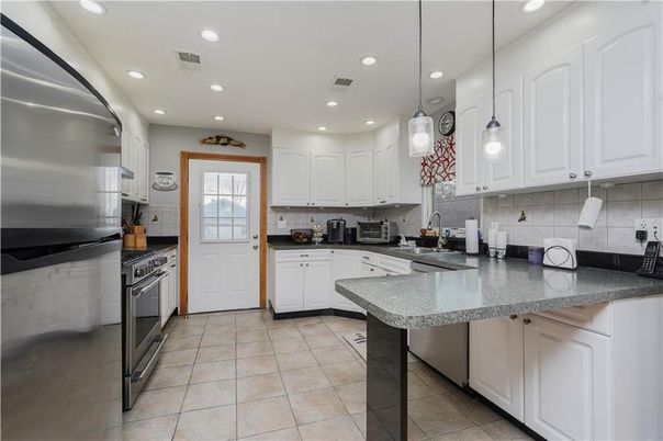 Interior, Kitchen, Pendant Lights, Recessed Lighting, Stainless Steel Appliances