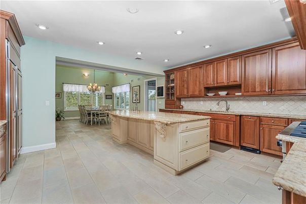 Chandelier, Dining room, Interior, Kitchen, Recessed Lighting