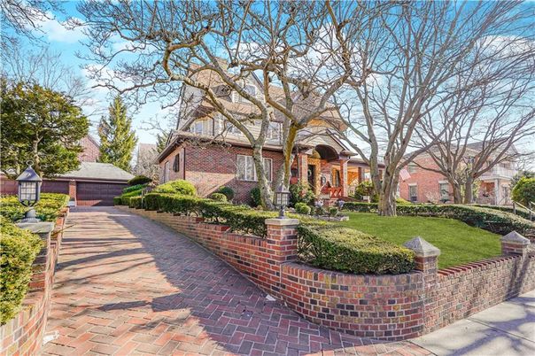 Detached Garage, Exterior