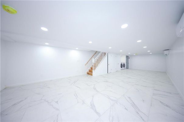 Empty room, Interior, Marble, Recessed Lighting