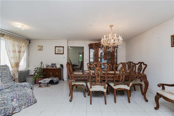 Chandelier, Dining room, Interior