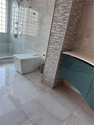 Bathroom, Free Standing Baths, Glass Shower, Interior