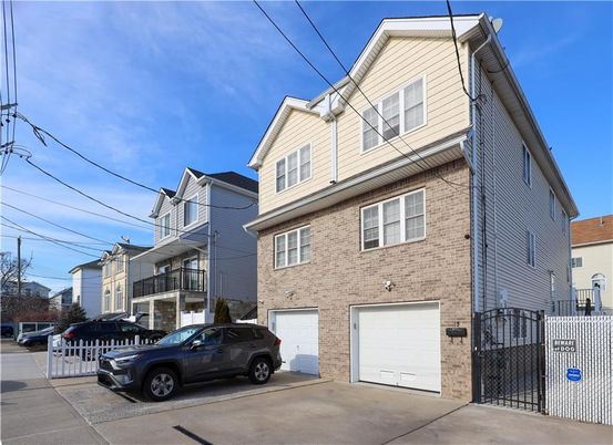 Attached, Exterior, Facade, Brick Facade, Rowhouse