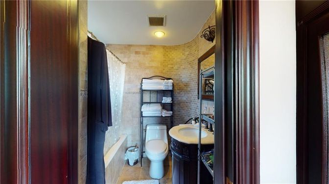 Bathroom, Interior, Recessed Lighting
