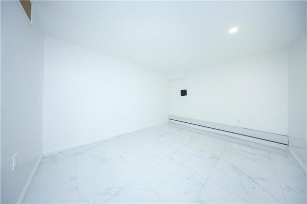Empty room, Interior, Marble, Recessed Lighting