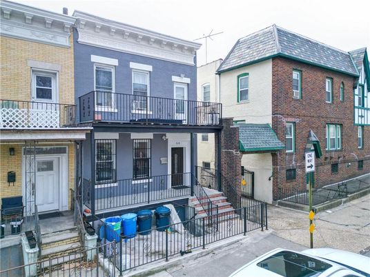 Exterior, Facade, Brick Facade, Rowhouse