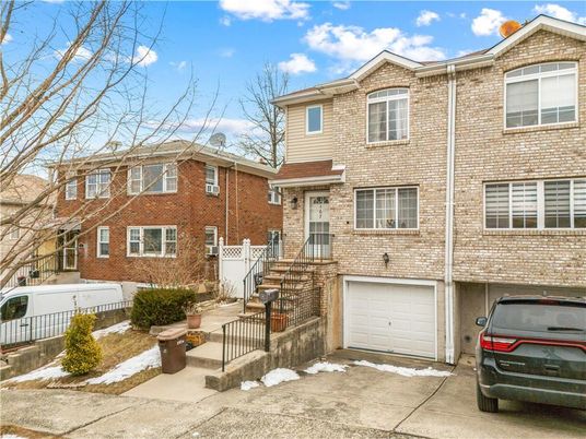 Attached, Exterior, Facade, Brick Facade, Rowhouse