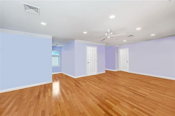 Empty room, Interior, Recessed Lighting, Wood Texture Flooring
