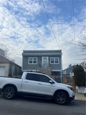 Exterior, Facade, American Foursquare