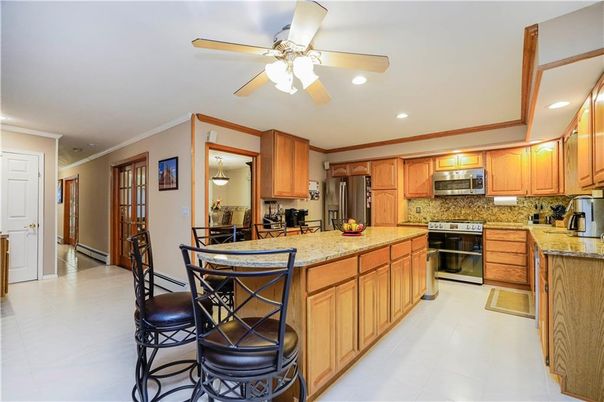 Dining room, Interior, Kitchen, Recessed Lighting, Stainless Steel Appliances