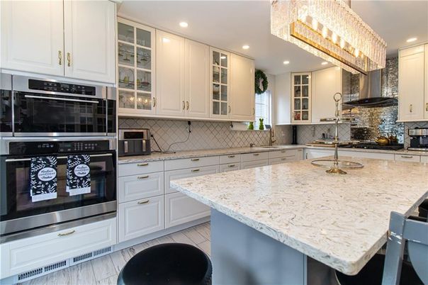 Chandelier, Interior, Kitchen, Recessed Lighting, Stainless Steel Appliances