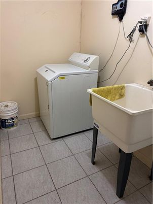 Interior, Washer