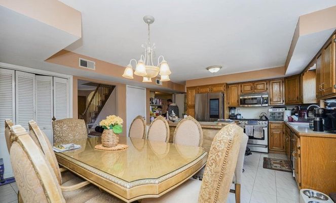 Chandelier, Dining room, Interior, Kitchen, Stainless Steel Appliances
