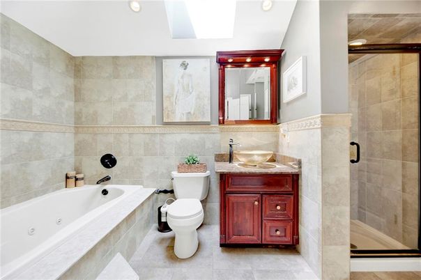 Bathroom, Interior, Recessed Lighting