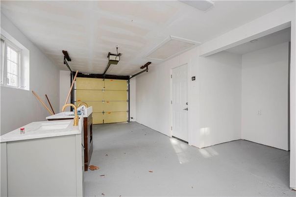 Garage, Interior