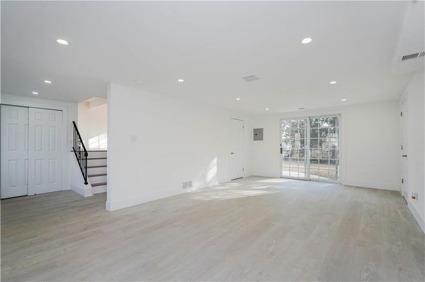 Empty room, Interior, Recessed Lighting, Wood Texture Flooring