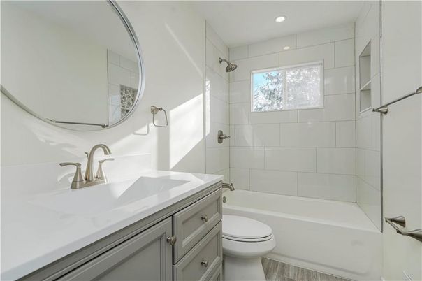 Bathroom, Interior, Recessed Lighting, Wood Texture Flooring