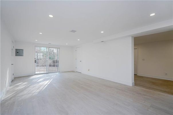 Empty room, Interior, Recessed Lighting, Wood Texture Flooring