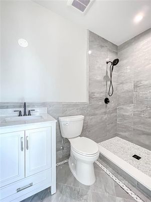 Bathroom, Interior, Recessed Lighting