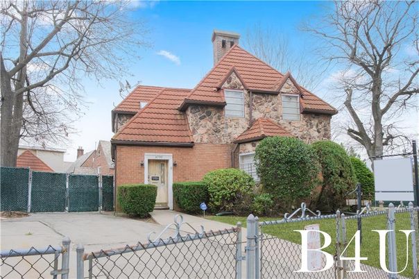 Backyard, Exterior, Facade, Brick Facade, Tudor Revival
