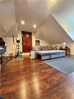 Fitness Equipment, Interior, Living room, Recessed Lighting, Wood Texture Flooring