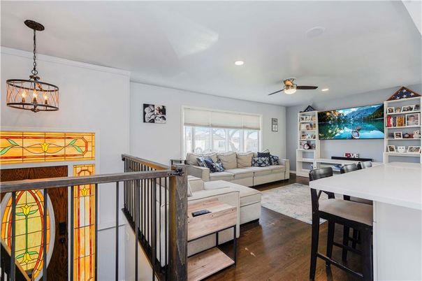 Dining room, Interior, Living room, Pendant Lights, Recessed Lighting, Wood Texture Flooring