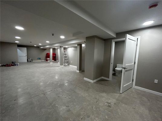 Bathroom, Empty room, Interior, Recessed Lighting