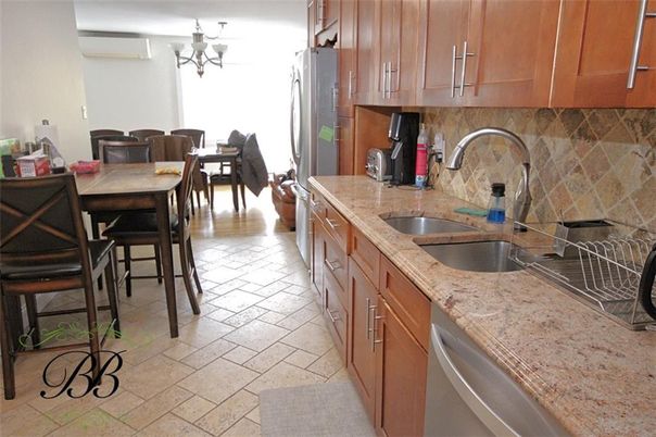Chandelier, Dining room, Interior, Kitchen