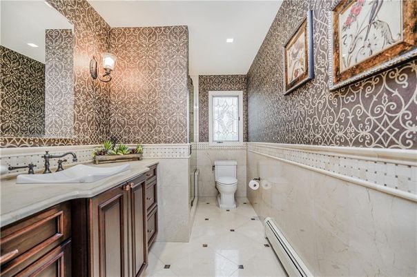 Bathroom, Interior, Recessed Lighting
