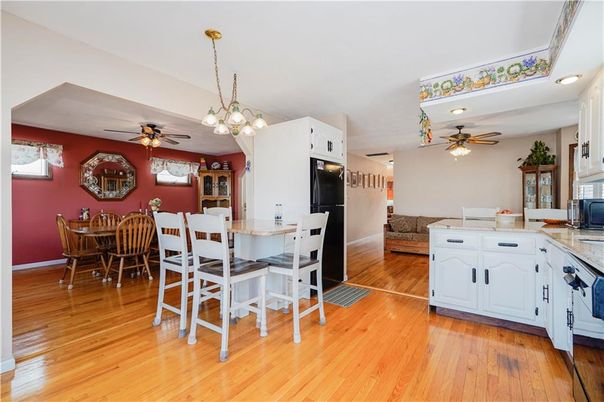 Chandelier, Dining room, Interior, Recessed Lighting, Wood Texture Flooring