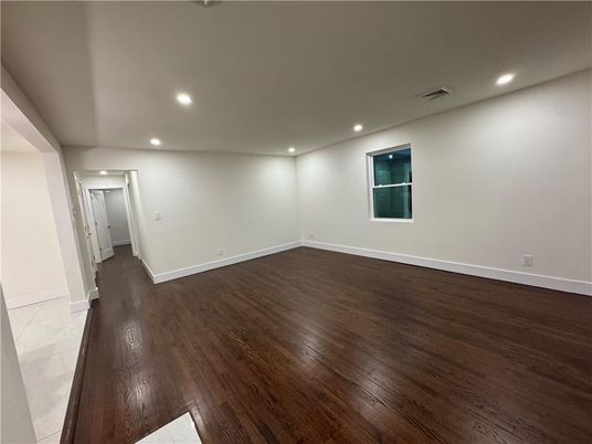 Empty room, Interior, Recessed Lighting, Wood Texture Flooring
