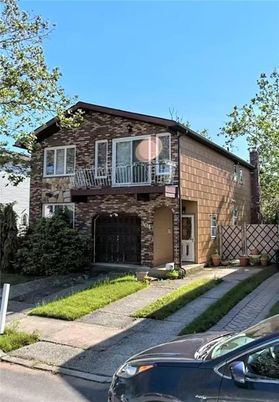 Exterior, Facade, Brick Facade, Rowhouse